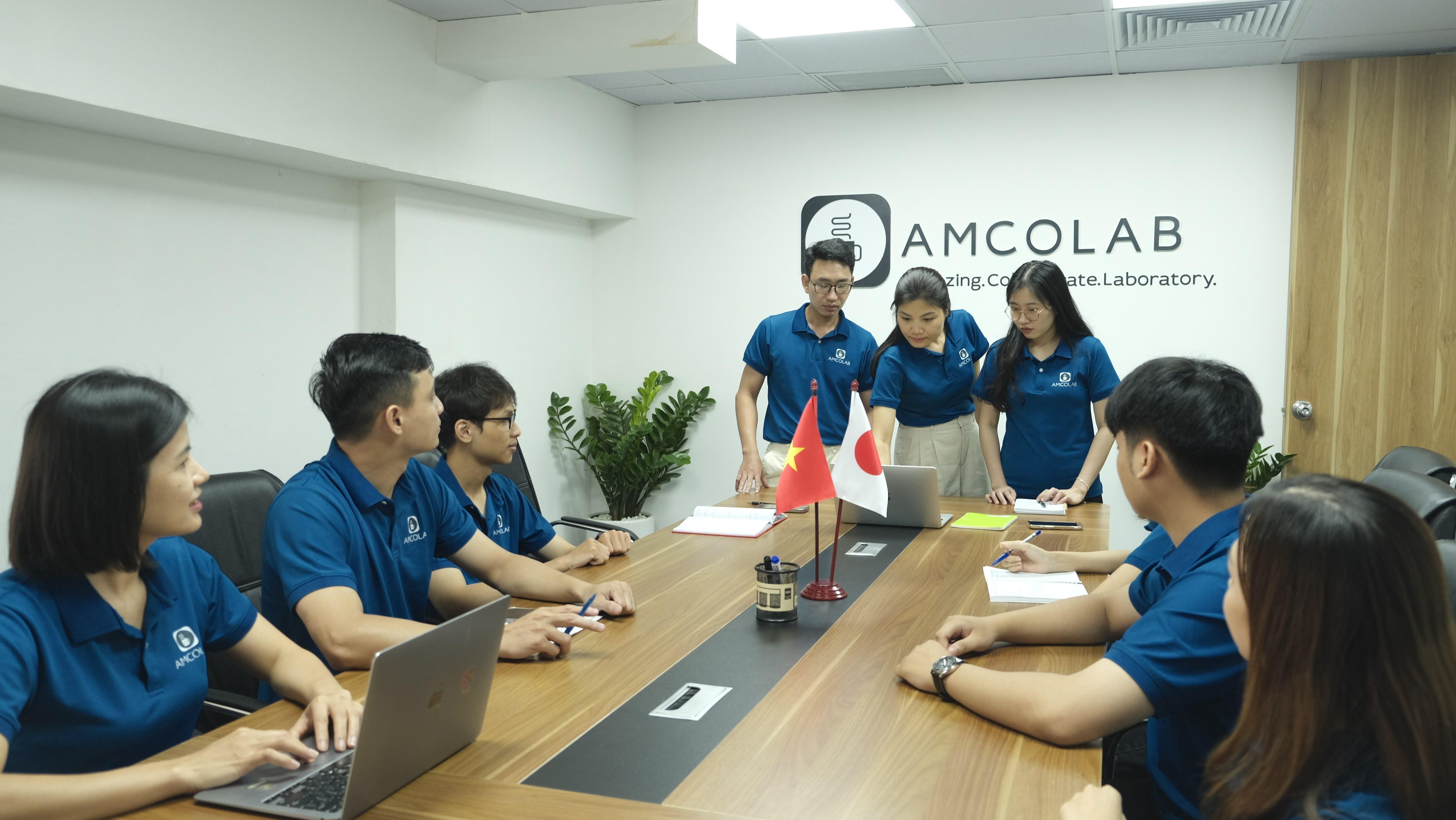 AMCOLAB team